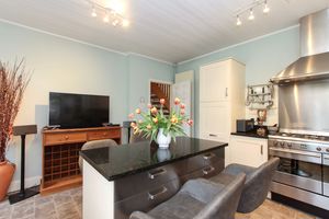 Photo 11- click for photo gallery